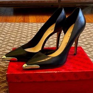 Guess 4" Pump Black with Gold Toe Cap 7